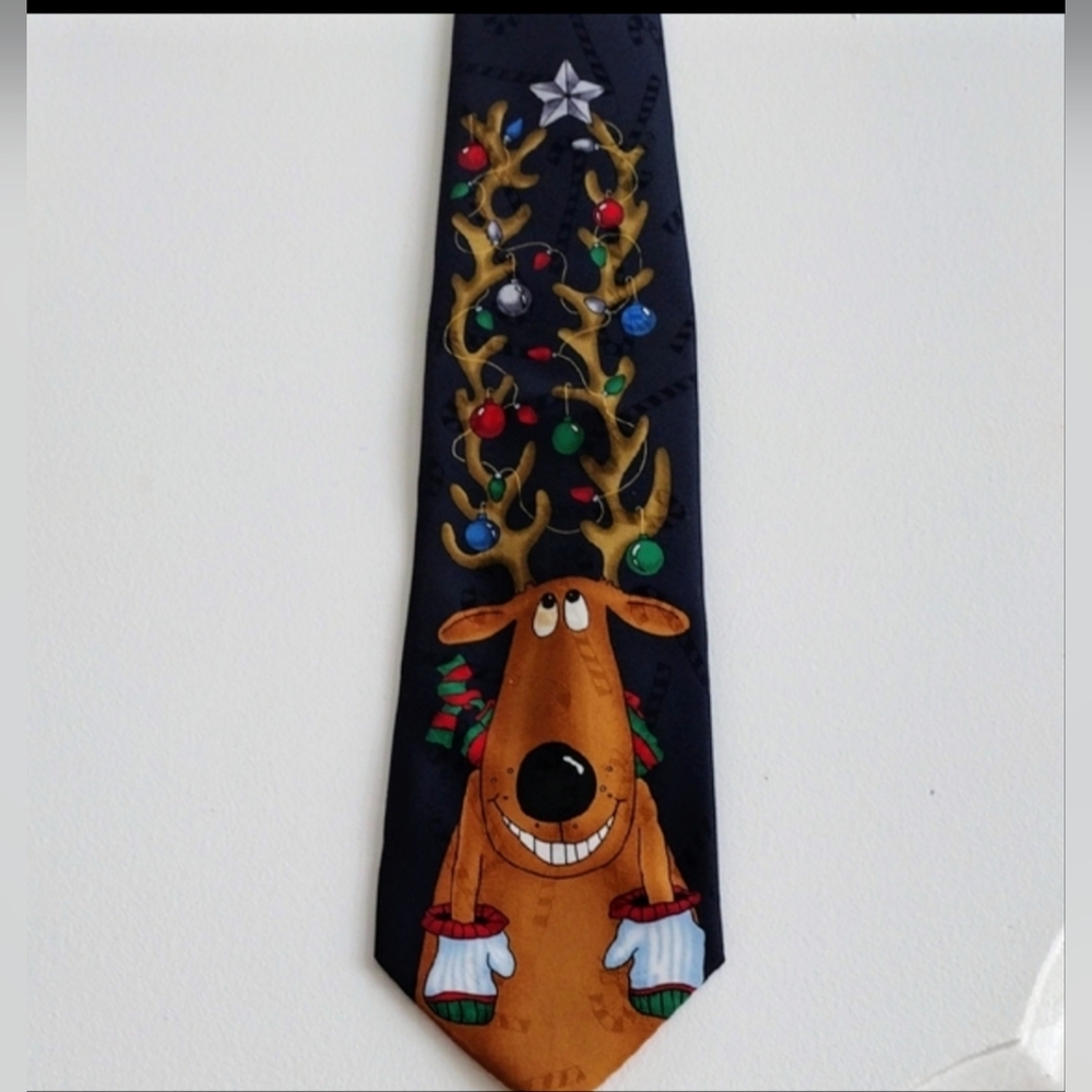 Hallmark Specialties Christmas Reindeer Tie